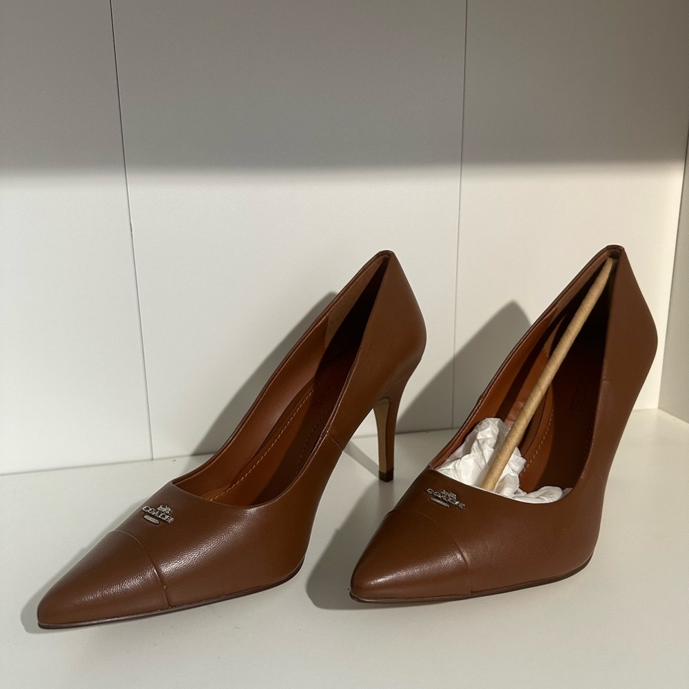 NIB Coach Brown Leather Stiletto Heels with Pointed Toe FREE shipping